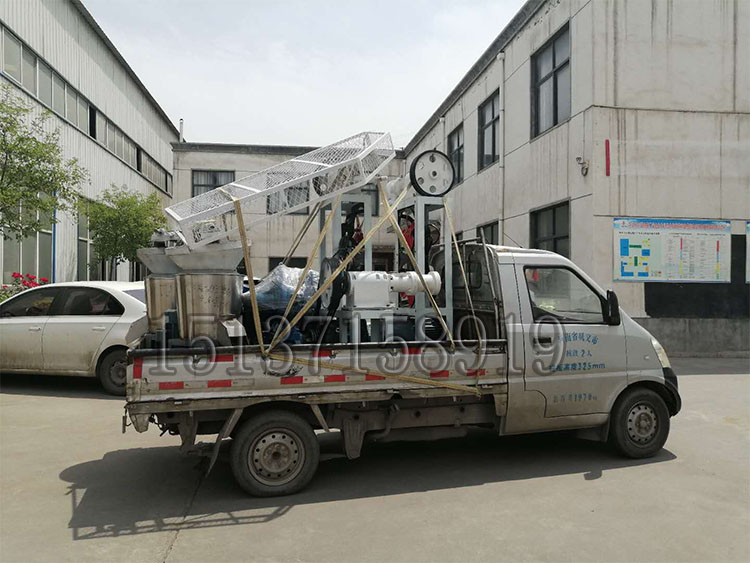 兩套全自動米線機(jī)發(fā)往云南和內(nèi)蒙古