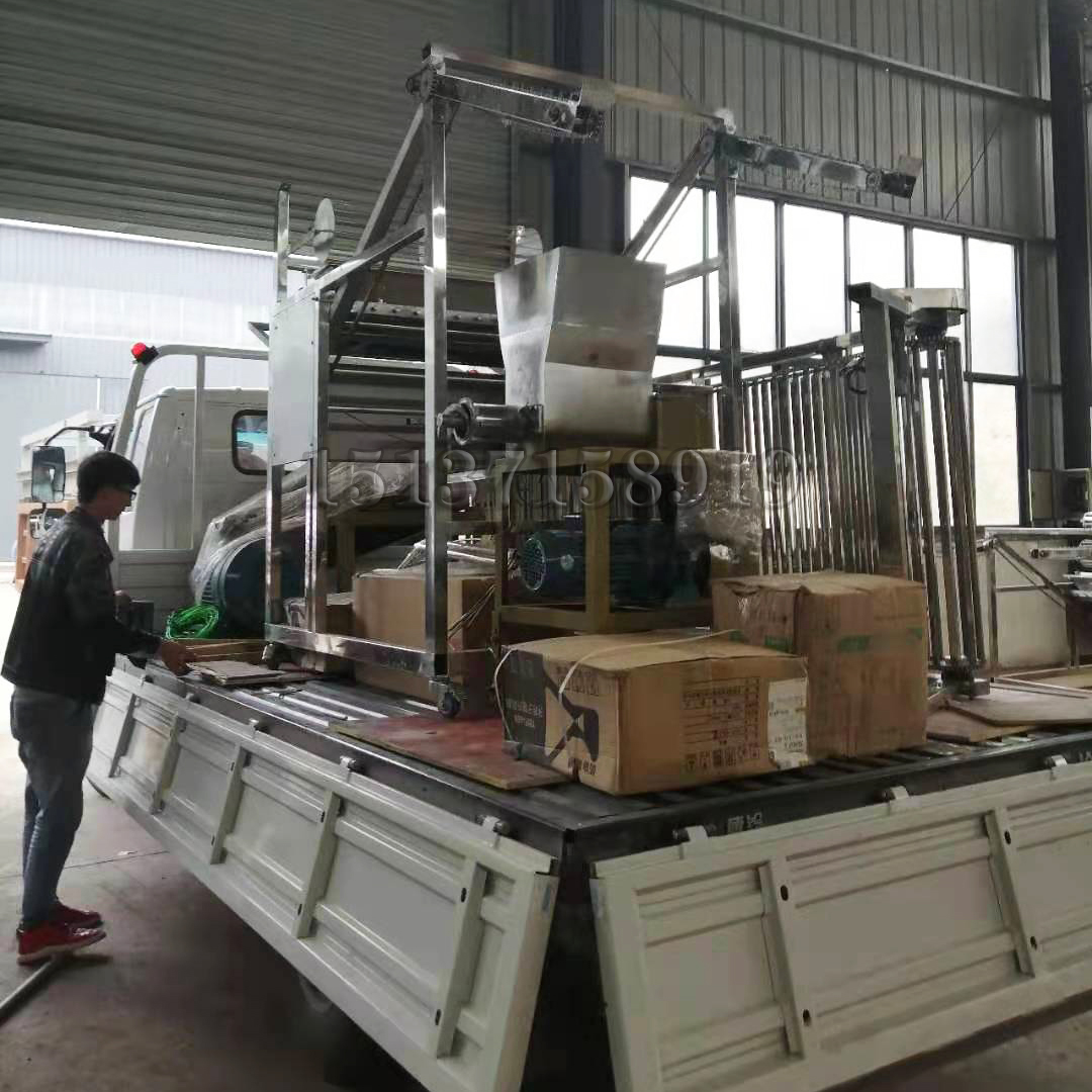 全自動米線機(jī)發(fā)貨現(xiàn)場