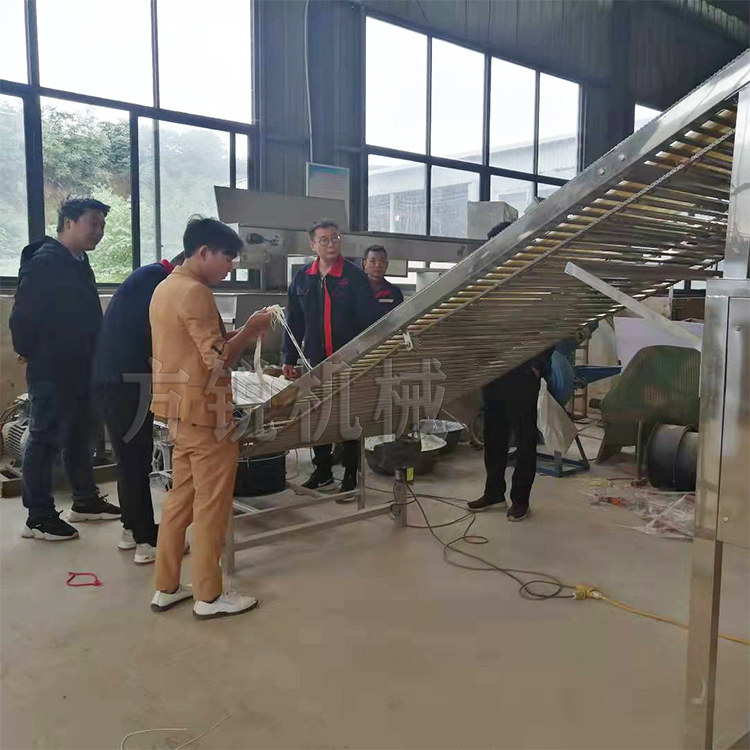 畢節客戶現場全自動米線機試機